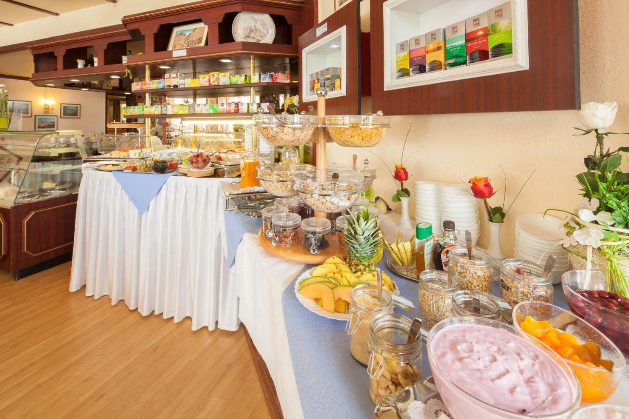 Themen Hotel Terrassen Cafe Бад-Мюндер-ам-Дайстер Экстерьер фото